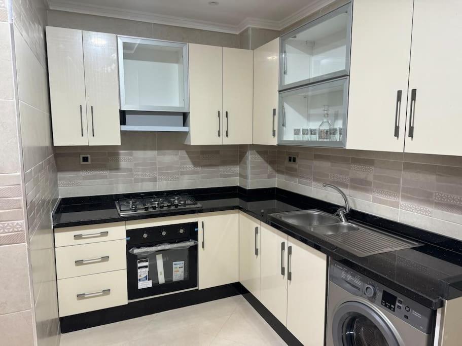 Family-Sized Cosy Apartment Λαράς Εξωτερικό φωτογραφία